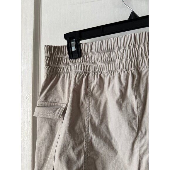 Yogalicious women’s size large beige shorts - Picture 3 of 7